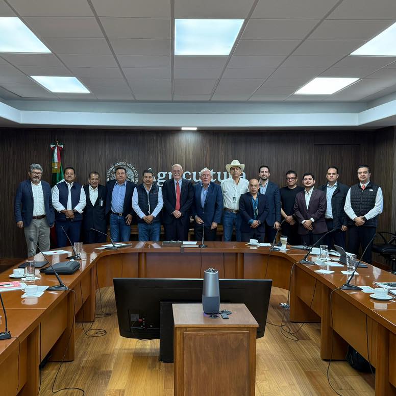 Lee más sobre el artículo UGR´S DE SONORA, DURANGO Y COAHUILA SE REUNEN CON SECRETARIO DE SADER, JULIO BERDEGUÉ