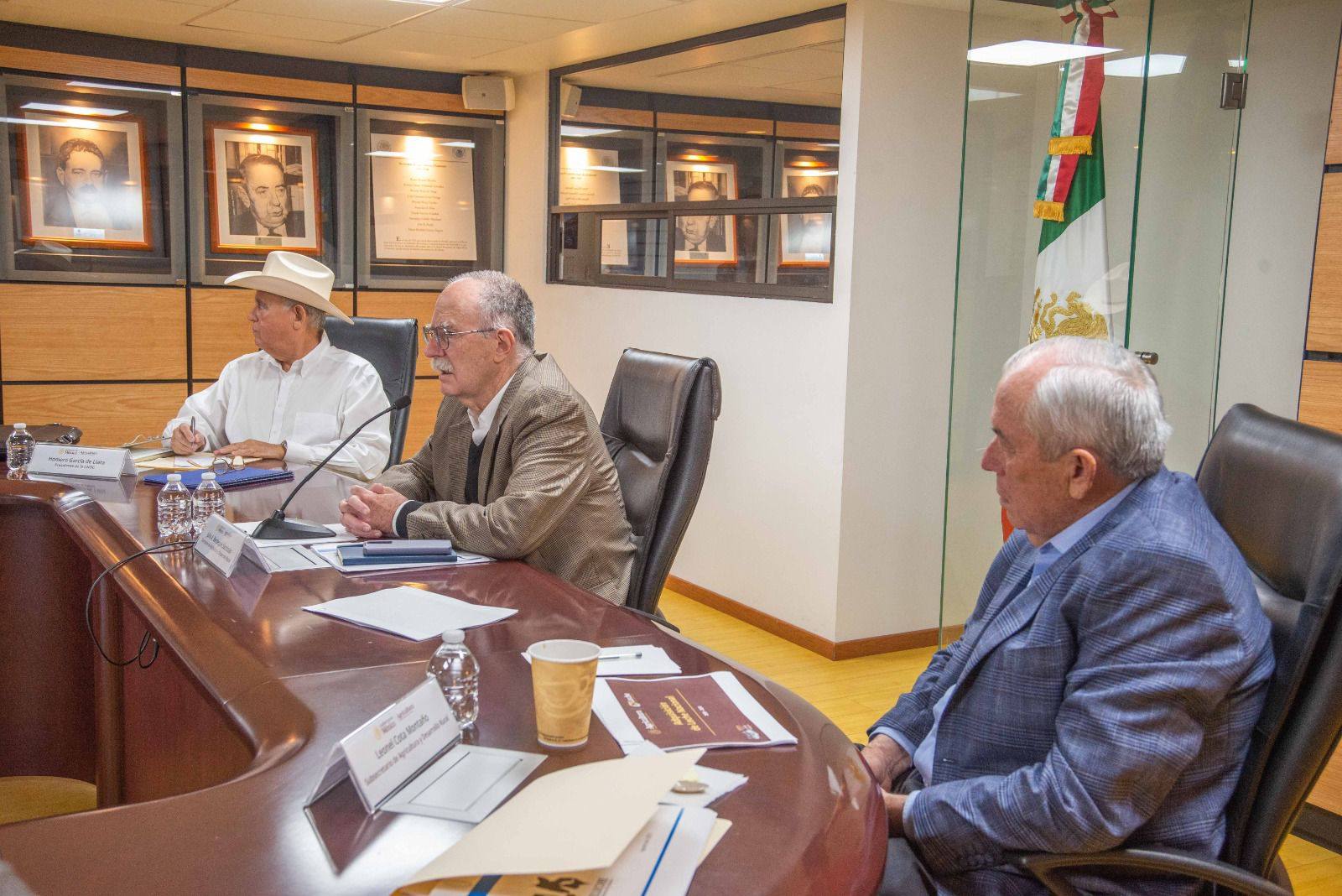 Lee más sobre el artículo REUNIÓN SADER Y PRODUCTORES LECHEROS